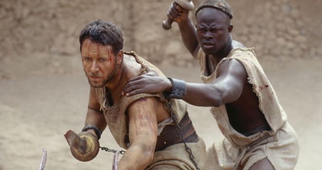 Gladiátor: Maximus prý nemusel zemřít, scéna se sundáním přilby se natáčela obtížně