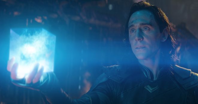 Avengers: Tvůrci prozradili, proč zabili Lokiho. Ukázali fotku Doctora Strange v Iron Manově zbroji