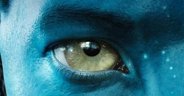 Avatar 2: The Way of Water přináší zpět Sigourney Weaver, která nyní hraje novou postavu jménem Kiri – postavu, která je klíčová pro celý děj