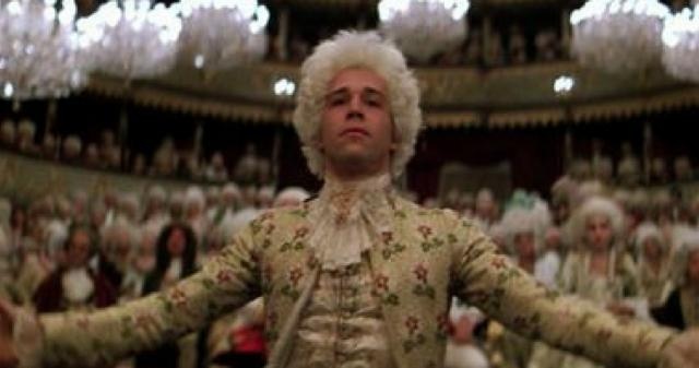 Recenze na klasický film Amadeus (1984) od českého režiséra Miloše Formana